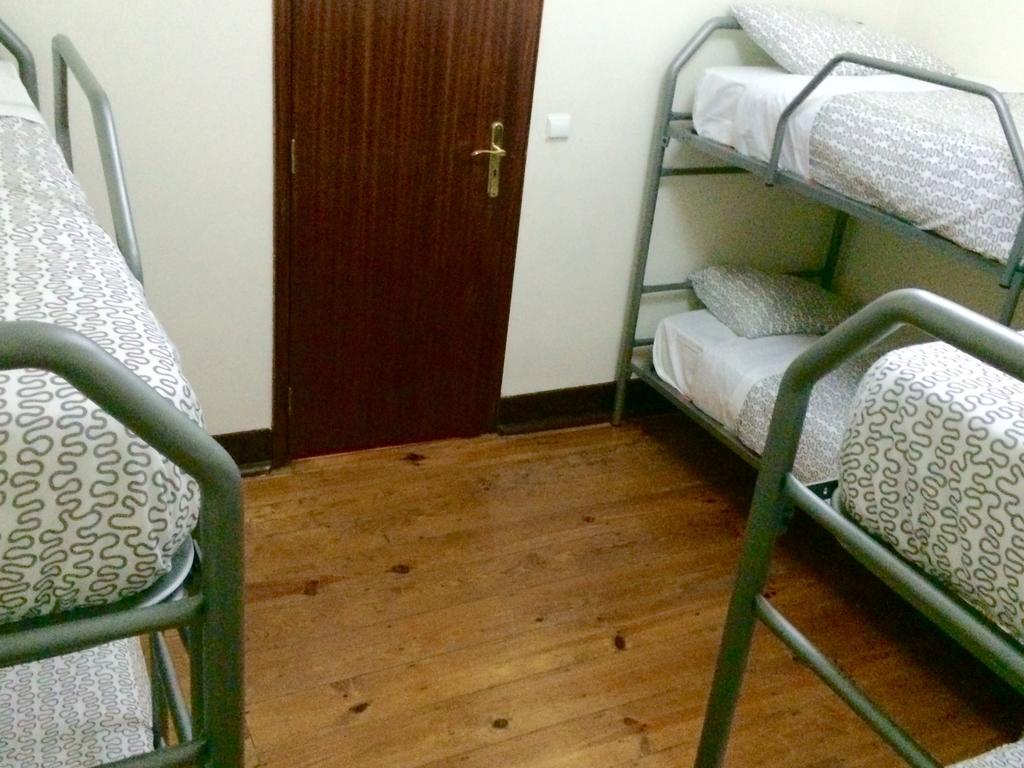 The Swallow Hostel Lisabona Cameră foto